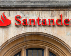 Как дал, так и взял: Santander отменяет бесплатное обслуживание счетов для бизнеса