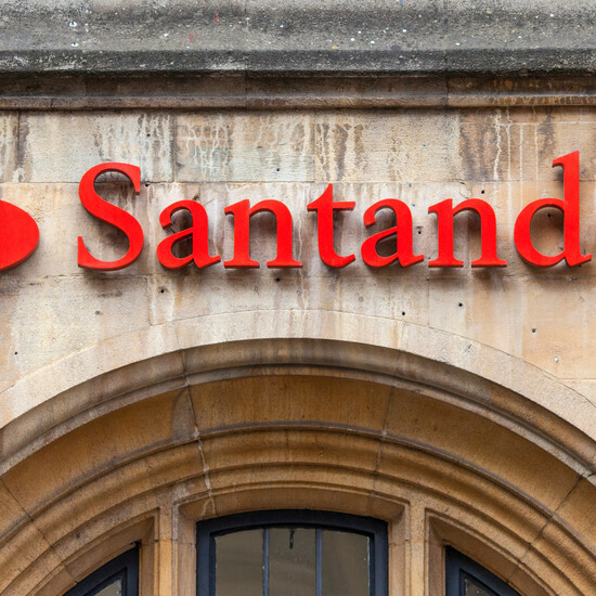 Как дал, так и взял: Santander отменяет бесплатное обслуживание счетов для бизнеса