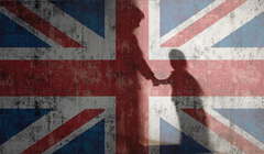 Ребенок в опасности: как британская система защищает отцов-преступников