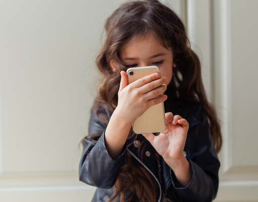 От 16 и старше: палата лордов поддержала запрет на пользование соцсетями для детей