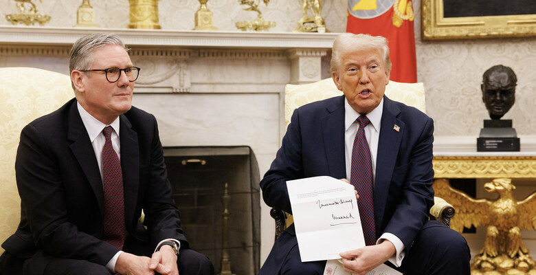 Премьер-министр Великобритании Кир Стармер с президентом США Дональдом Трампом на встрече в Белом доме, февраль 2025 года. Фото: flickr.com/number10gov