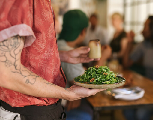 Соей сыт не будешь: почему закрываются веганские кафе и рестораны?