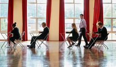 Британским школьникам продолжат выдавать вспомогательные материалы на экзаменах GCSE