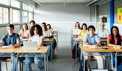 На новых курсах V-level будут учить финансам, педагогике и цифровым навыкам