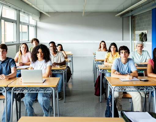 На новых курсах V-level будут учить финансам, педагогике и цифровым навыкам