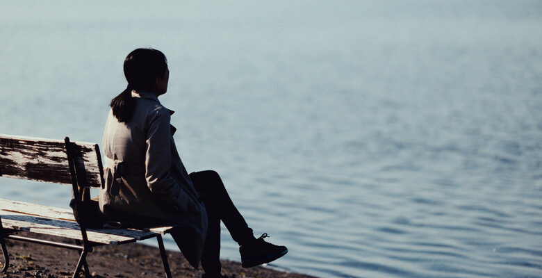 Что является причиной эпидемии одиночества среди молодых людей?