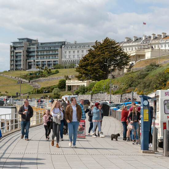 Отдых в домашнем режиме: война на Ближнем Востоке меняет планы британских туристов