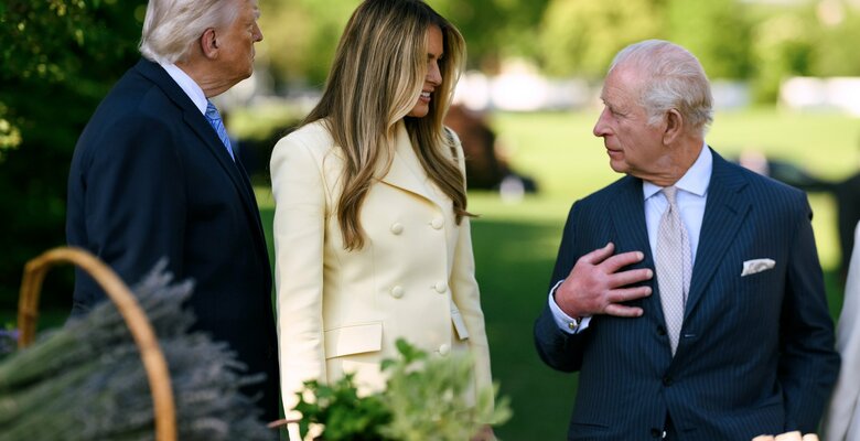 Дональд Трамп, Мелания Трамп и Карл III во время государственного визита короля Великобритании в США. Фото: x.com/FirstLadyOffice