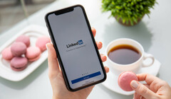 От деловых контактов к личным: LinkedIn используют для романтических знакомств