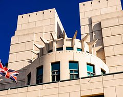 Шпионы-профессионалы признали MI6 лучшей разведкой в Европе 