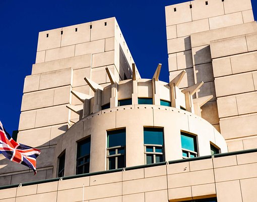Шпионы-профессионалы признали MI6 лучшей разведкой в Европе 