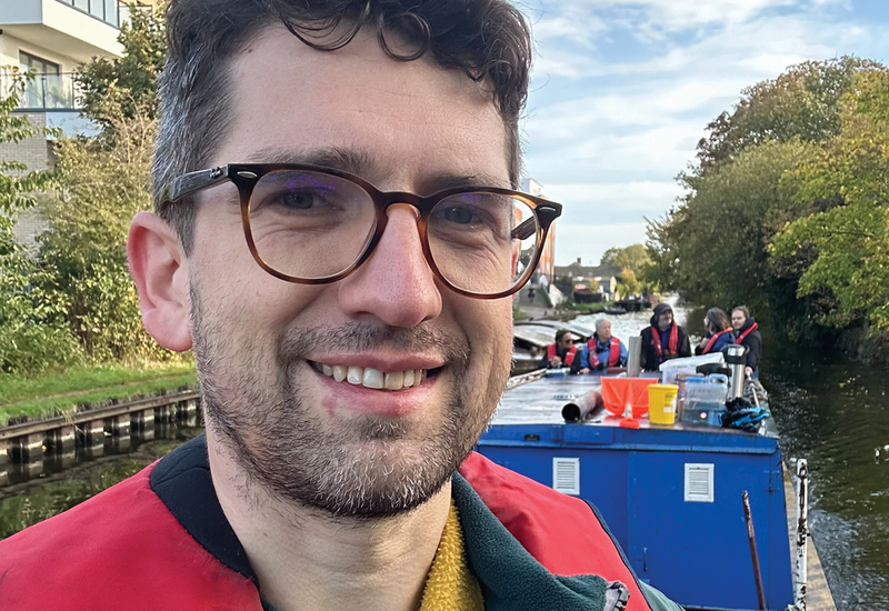 Волонтерство с Canal and River Trust по очистке Grand Union Canal и прилегающей территории